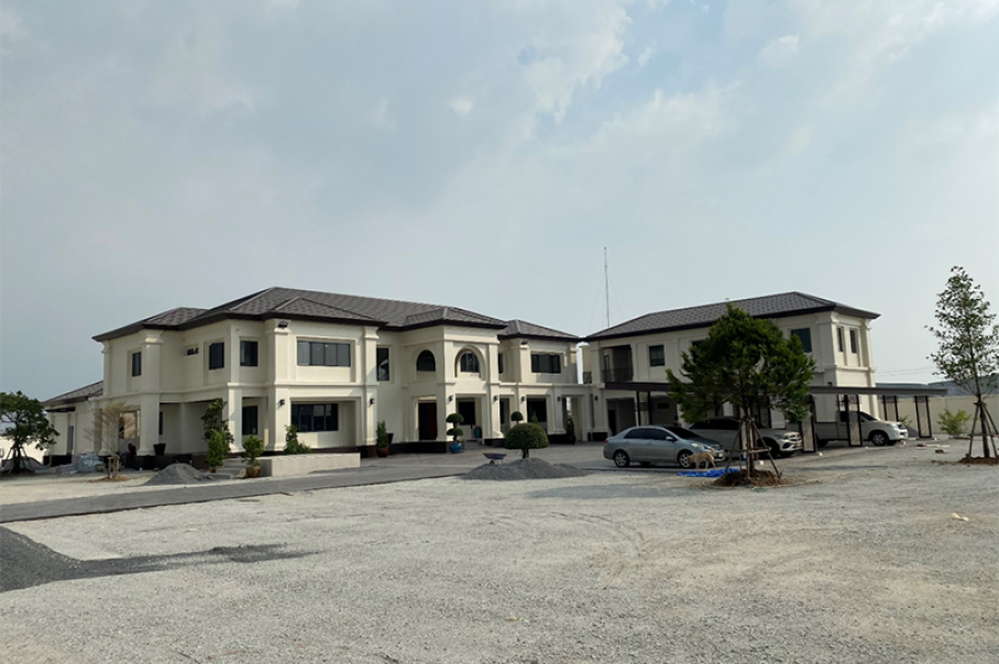 Residential House Size 2,500 sq m.